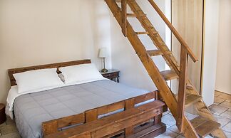 B&B Epochè