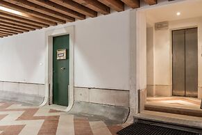 La Fenice Theatre Exclusive Flat