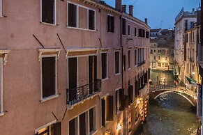 Rialto Bridge Venetian Style
