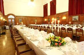 Goodenough College