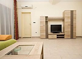 Apartments Ljoljic