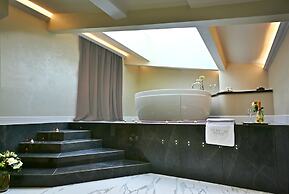 The Moon Boutique Hotel & Spa
