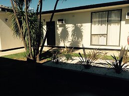Town House Motor Inn