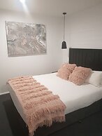 Town House Motor Inn