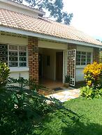 Colonial Residence