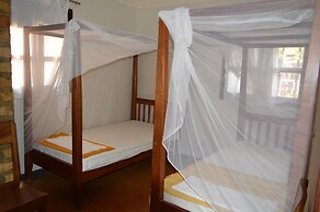 Colonial Residence