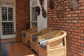 Colonial Residence