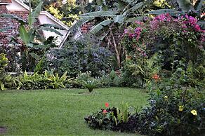 Colonial Residence