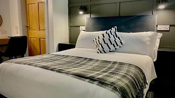 Siberia Bar & Hotel