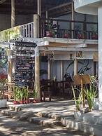 Gili Turtle Beach Resort