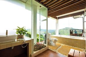West 35 Eco Mountain Resort
