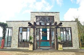 West 35 Eco Mountain Resort