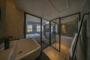 Watermark Hotel