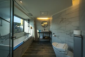 Watermark Hotel
