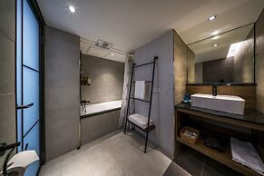 Watermark Hotel