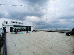 Holiday Residency