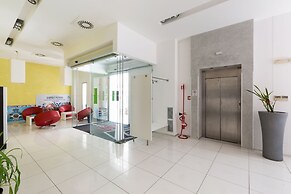 Silver Hotel