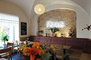 Arcus Hotel