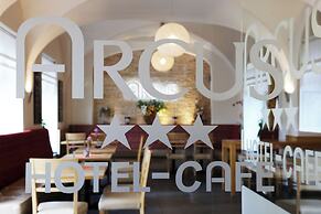 Arcus Hotel