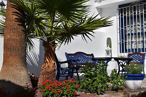 Endless Summer Hostel - Adults Only