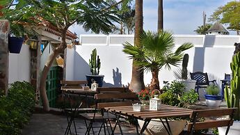 Endless Summer Hostel - Adults Only