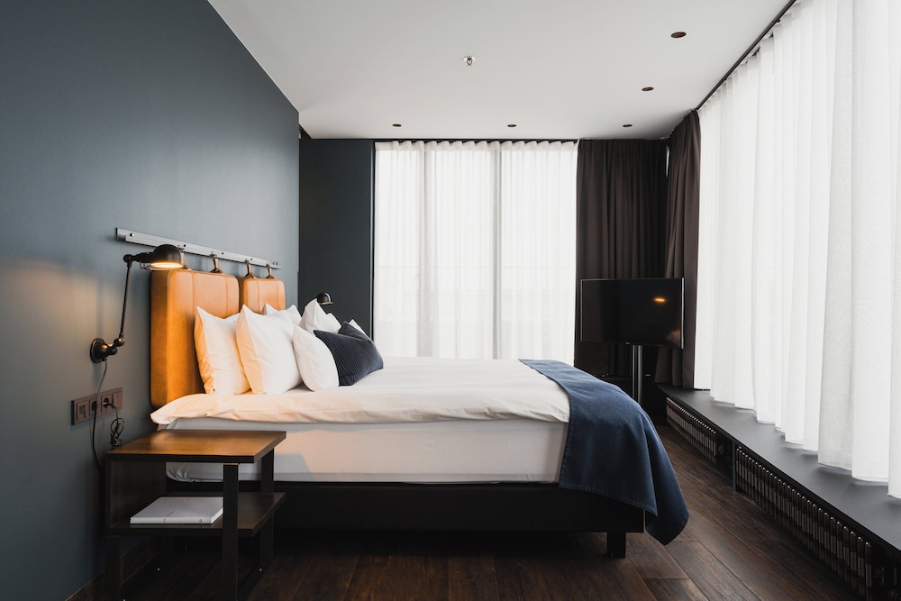Exeter Hotel