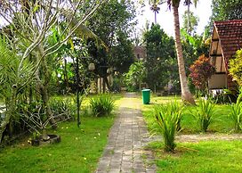 Apit Lawang Villas
