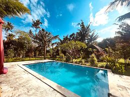 Apit Lawang Villas