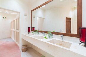 Hotel Holistika