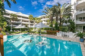 Poolside Apt In Alamanda Beachfront Resort 41