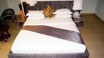 Distinctions Gardens Guest House