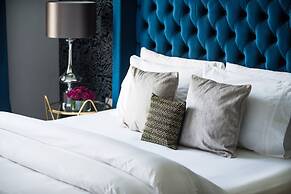 Luxury Staycation - The Residences Tower