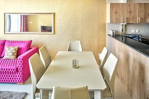 Luxury Staycation - Continental Tower