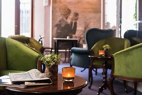 The Town House - Adults Only