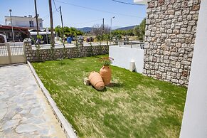 Haraki Stone Apartments