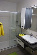 Race & Rest Apartments