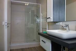 Race & Rest Apartments