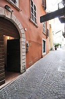 Comfortable Apartment Cavour Square