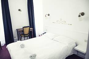 The Old Hotel Ravel