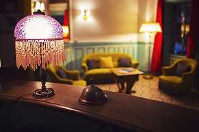 The Old Hotel Ravel