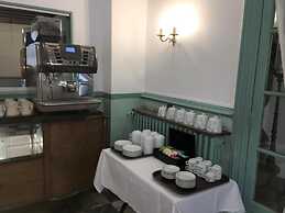 The Old Hotel Ravel