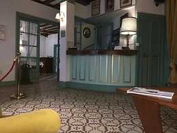 The Old Hotel Ravel