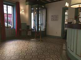The Old Hotel Ravel