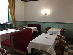 The Old Hotel Ravel
