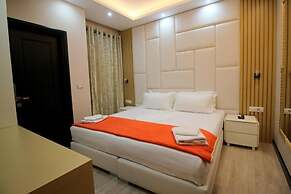 Hotel Strora