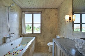 Sarin Ubud Suites by GenuineHost