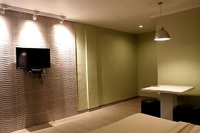 New Winston Hotel