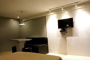 New Winston Hotel