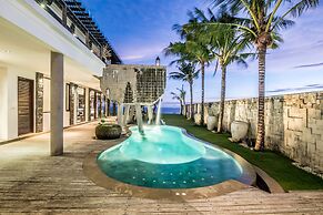 Absolute Cliff Front Pandawa Beach Villa