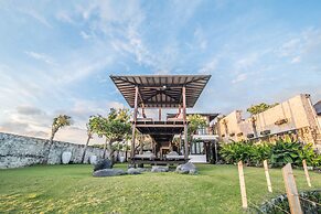 Absolute Cliff Front Pandawa Beach Villa